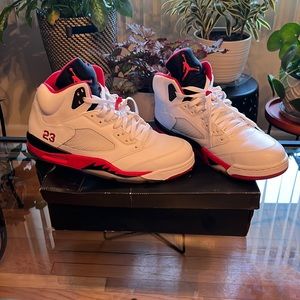 2013 Jordan 5 “Fire Red” (B Grade)